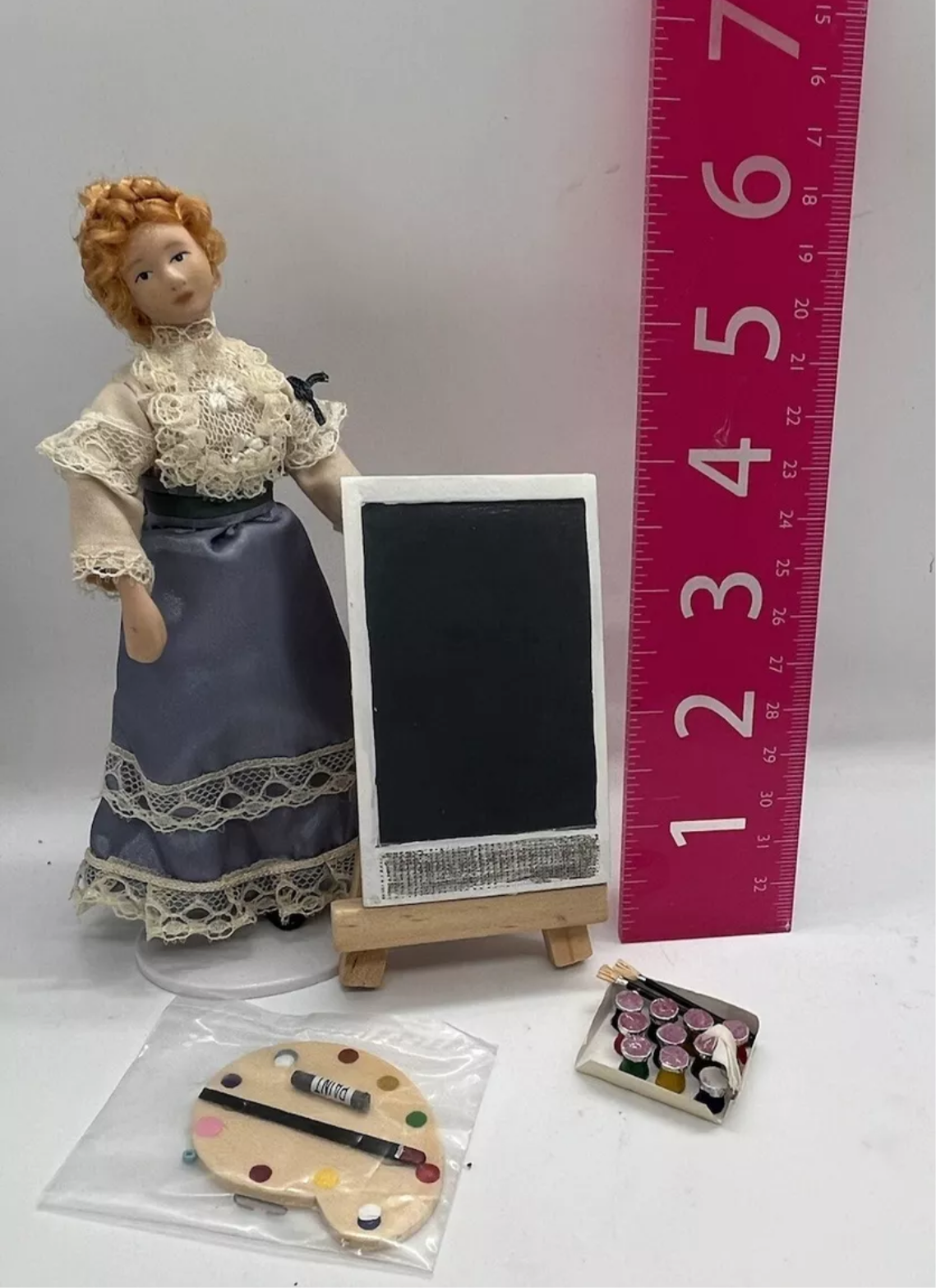 Dolls house artists easel and paints