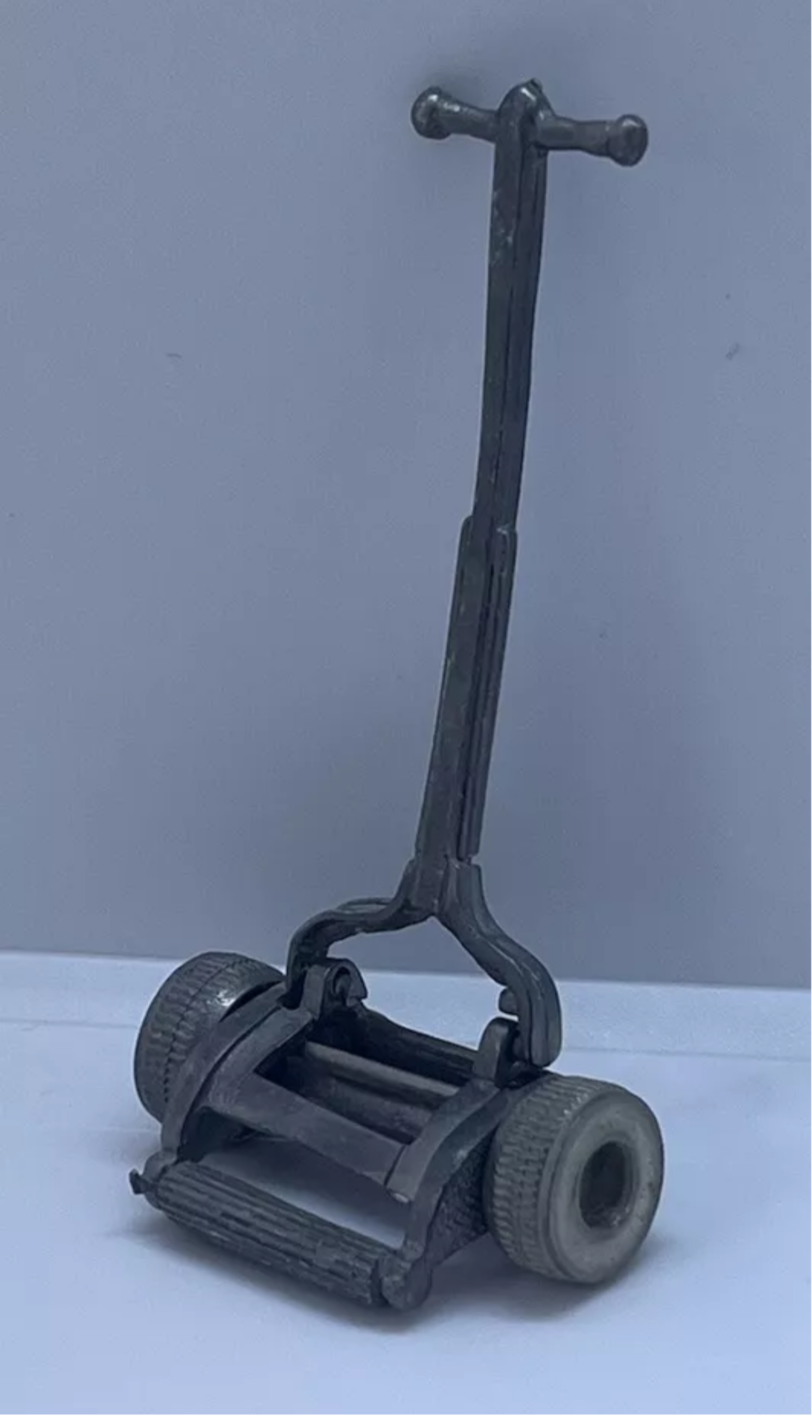 Lawn mower by Phoenix Miniatures metal