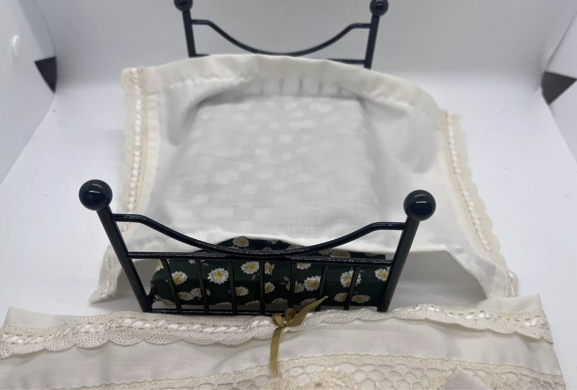 Dolls house metal double bed with bedding