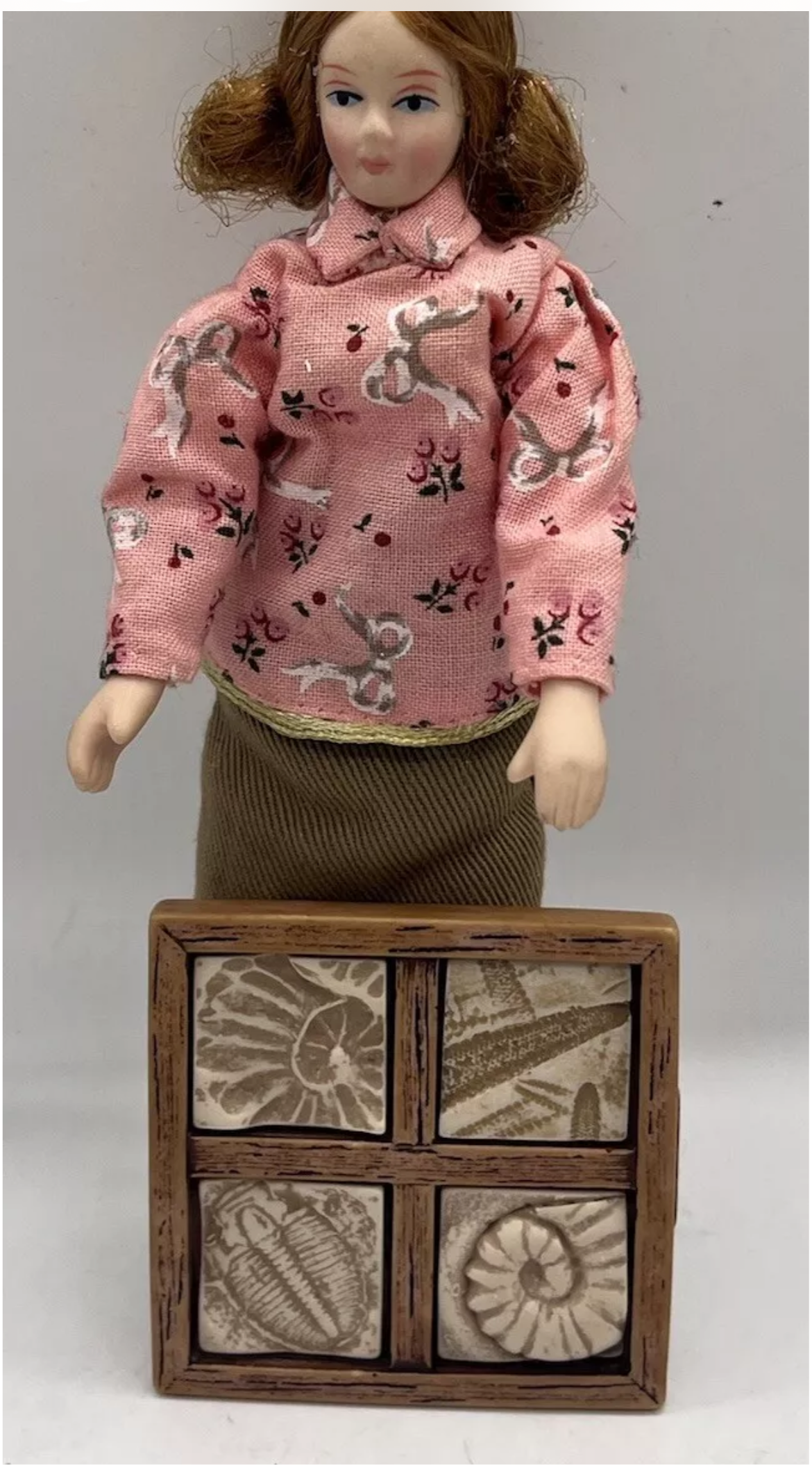Dolls house resin wall plaque by Tiny Box