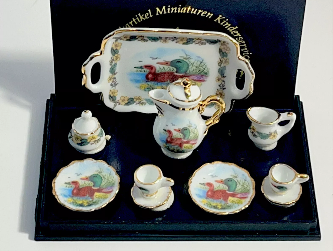 Dolls house Reutter Porcelain tea set NEW