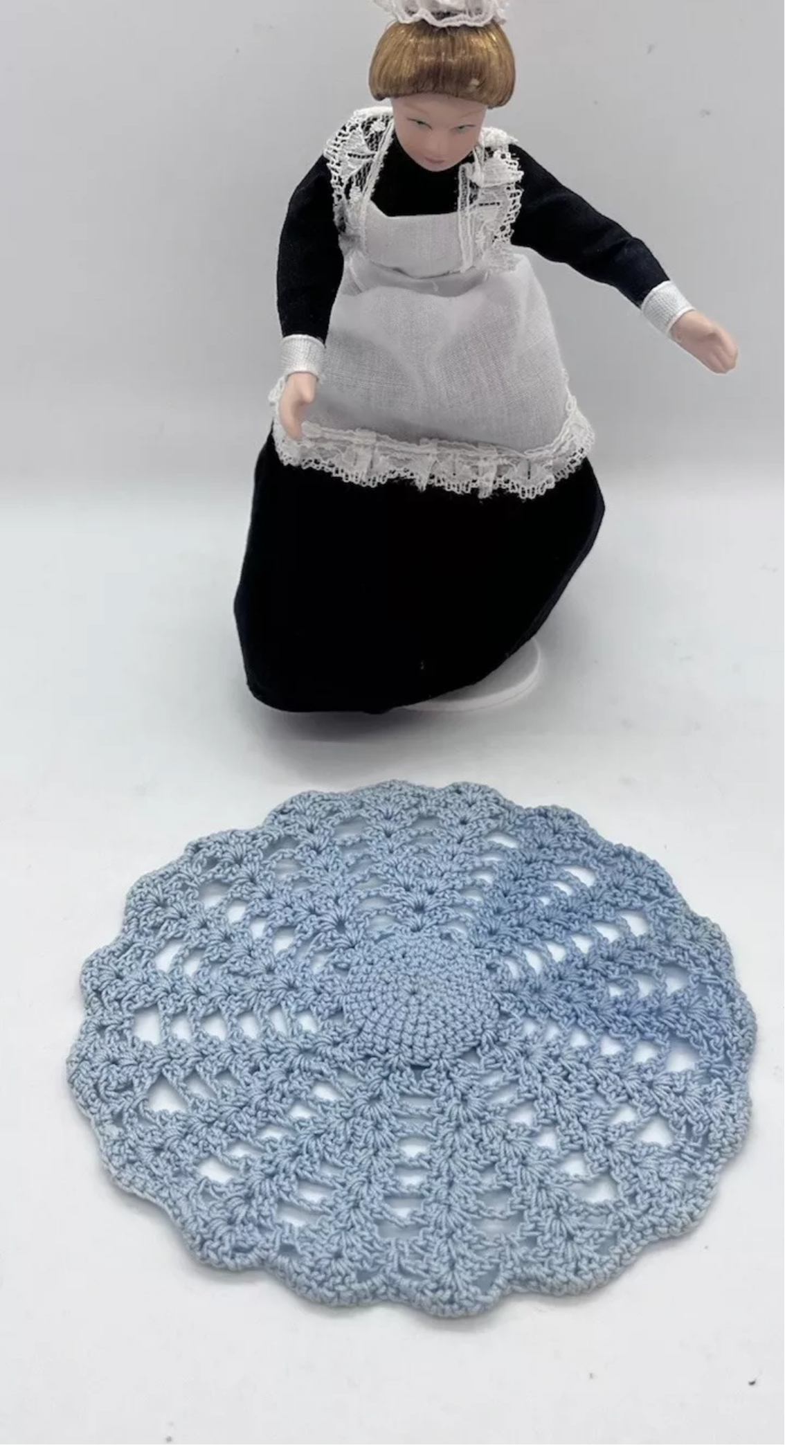 Dolls house crochet handmade table cloth new