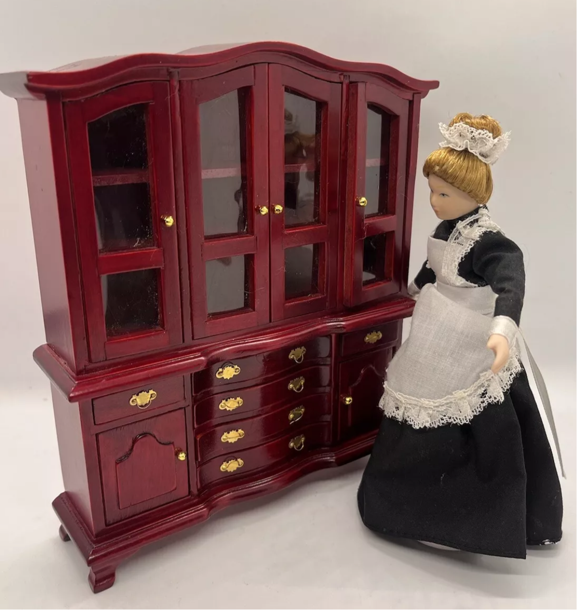 Dolls house large triple dresser