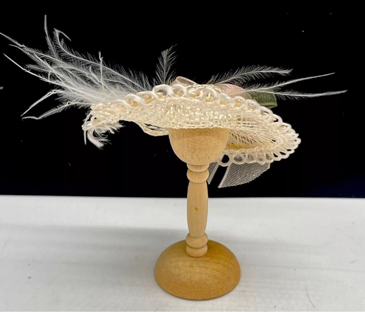 Dolls house hat and stand new