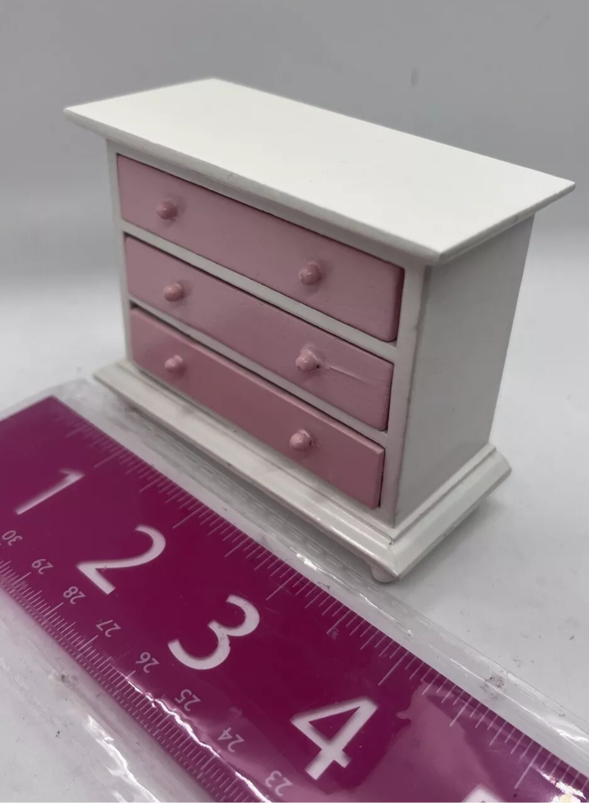 Dolls house chest of drawers pink & white