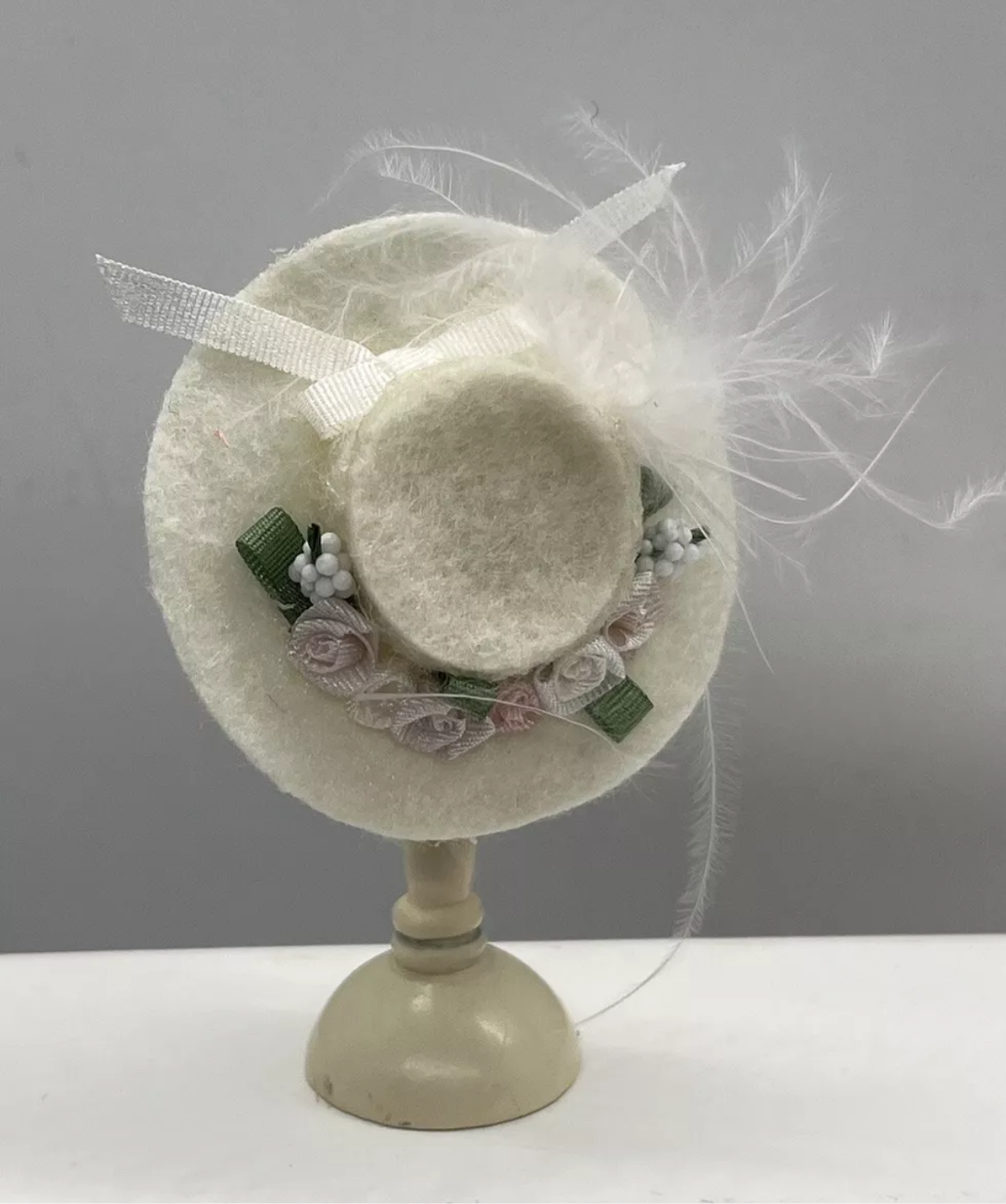 Dolls house hat and stand new