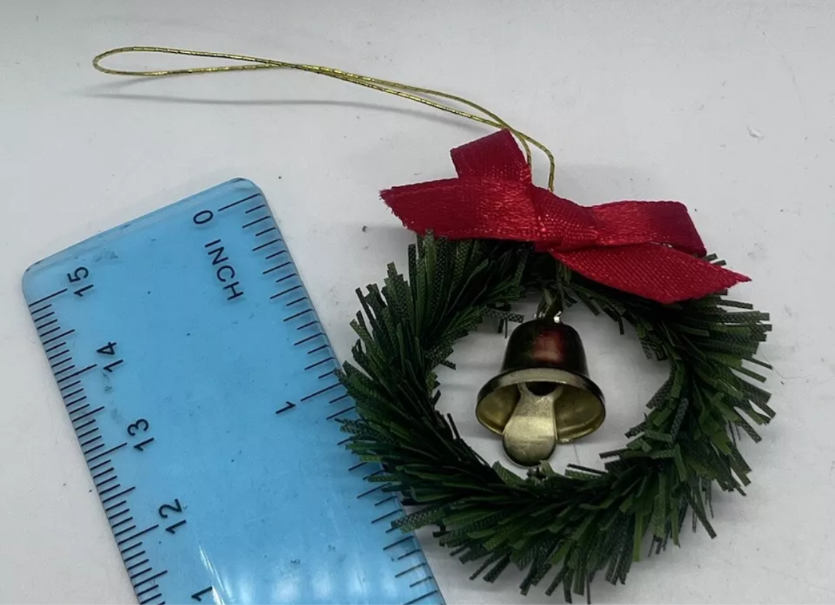 Dolls house Christmas wreath medium