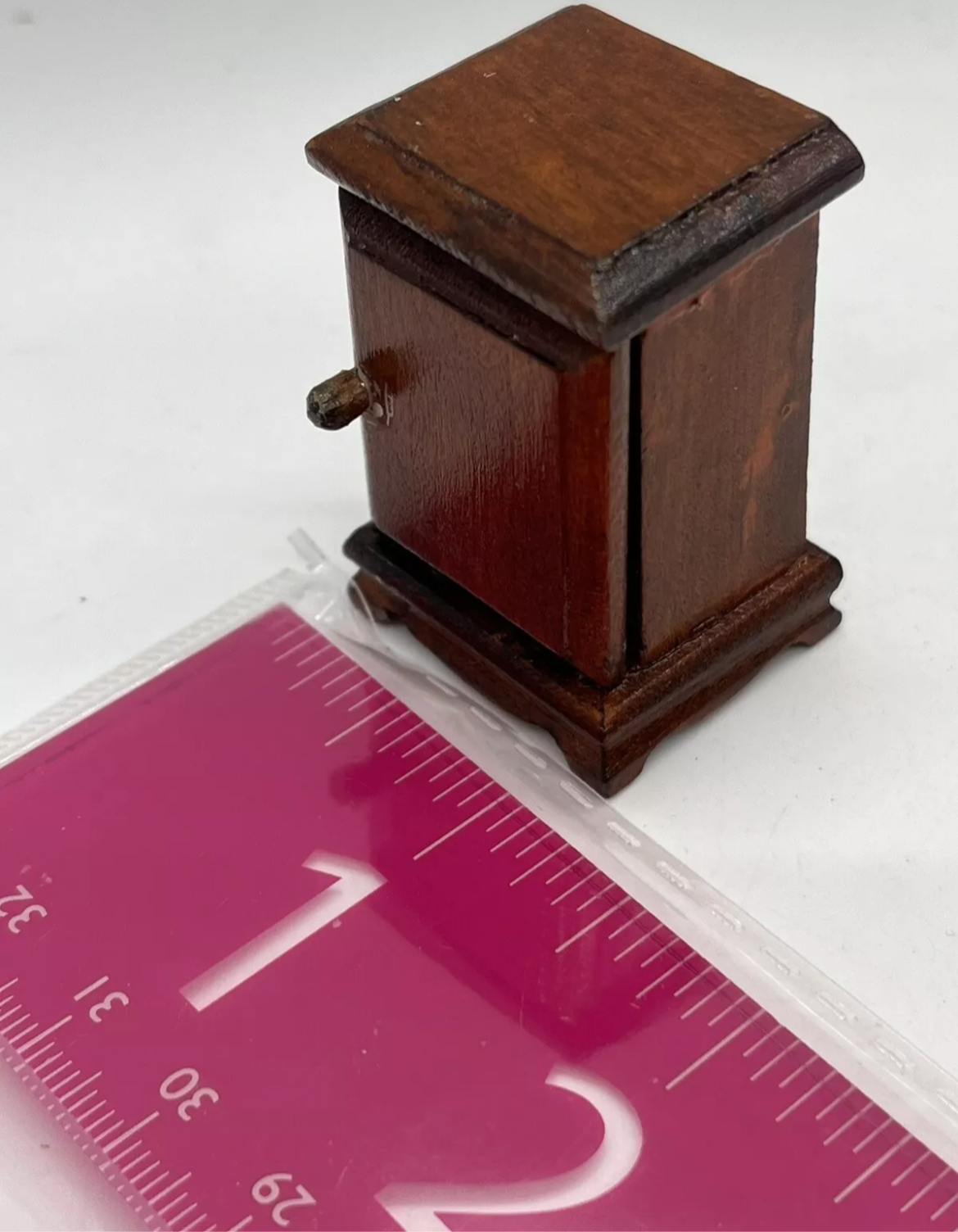 Dolls house 1/16th cupboard