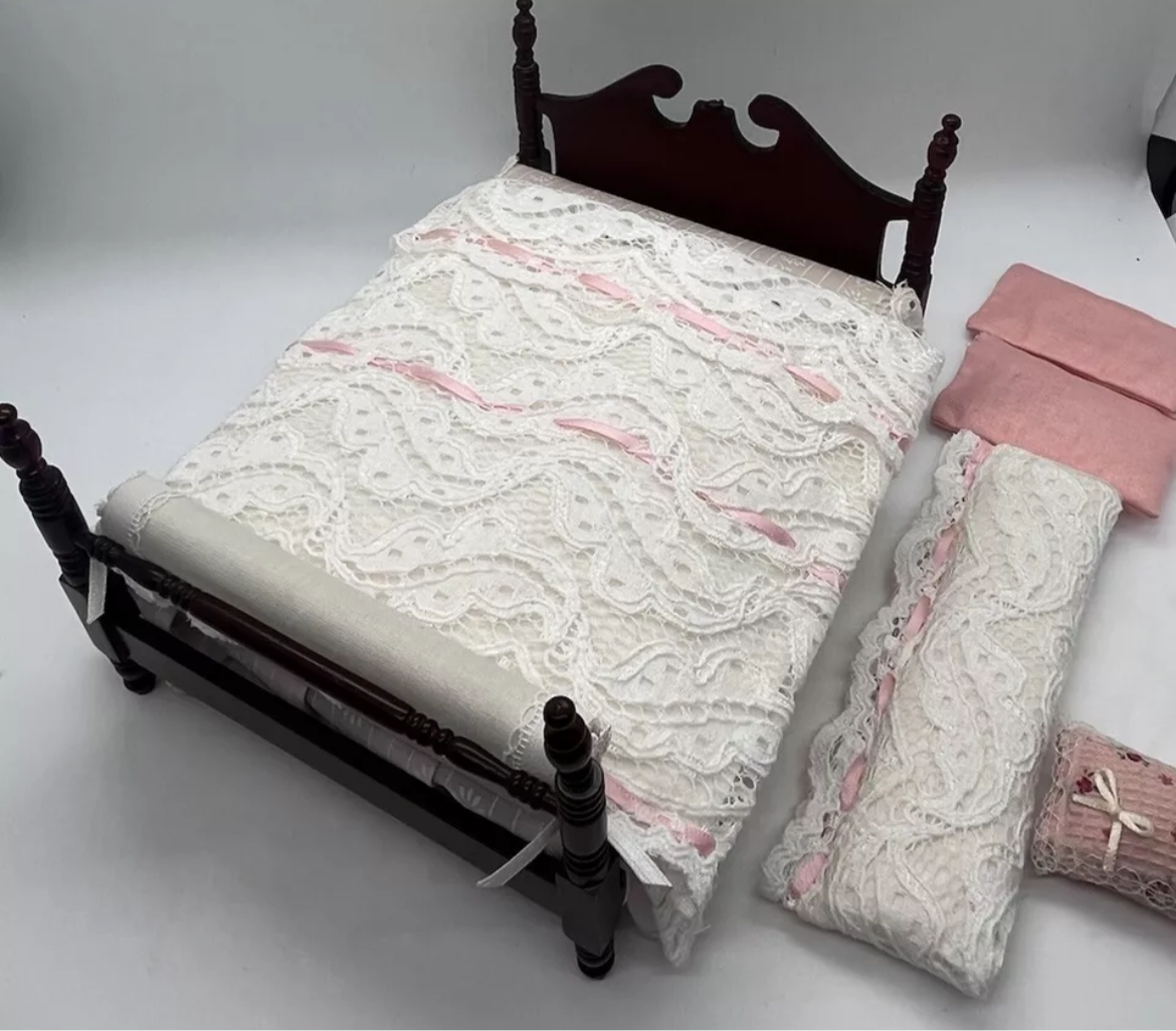 Dolls house double bed and bedding