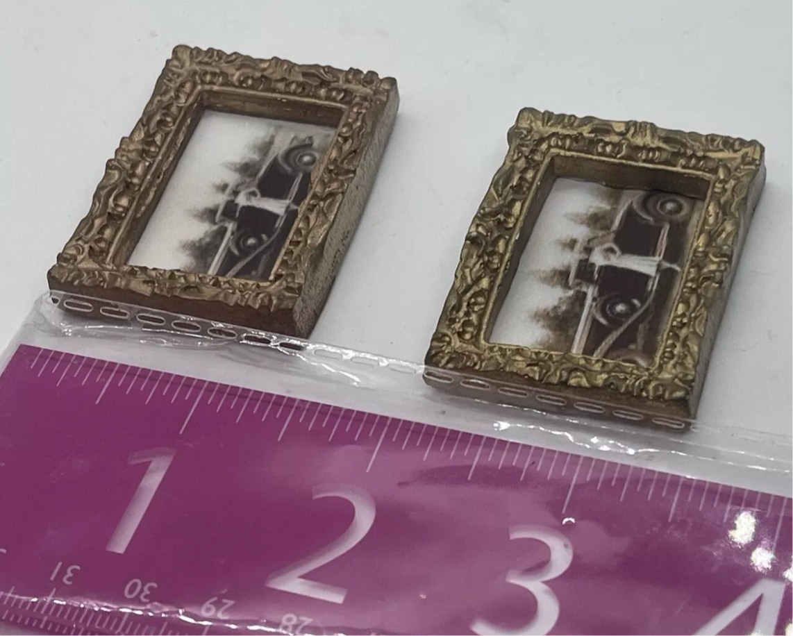 Dolls house print in frame x 1