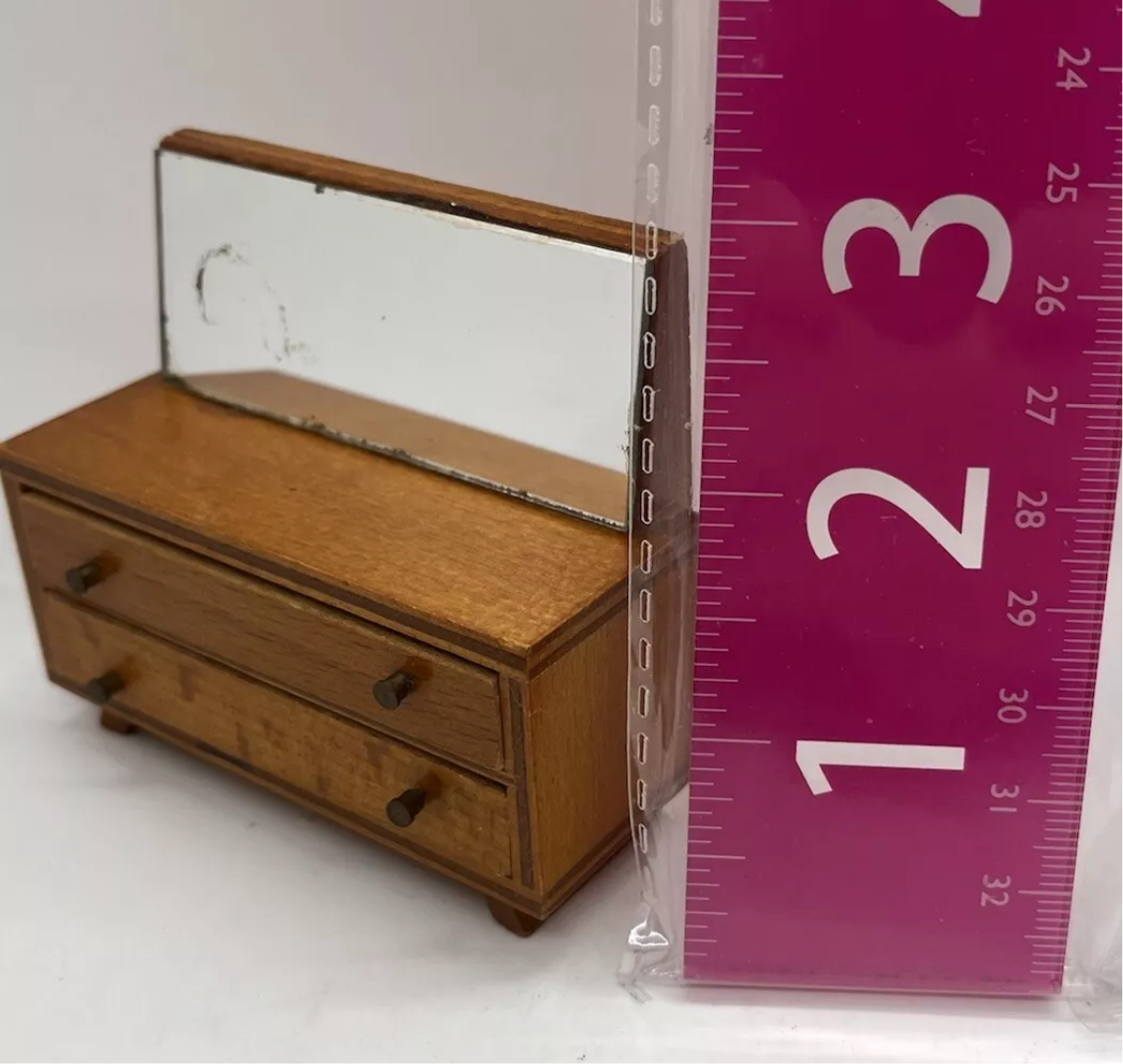 Dolls house 1/16th dressing table with mirror
