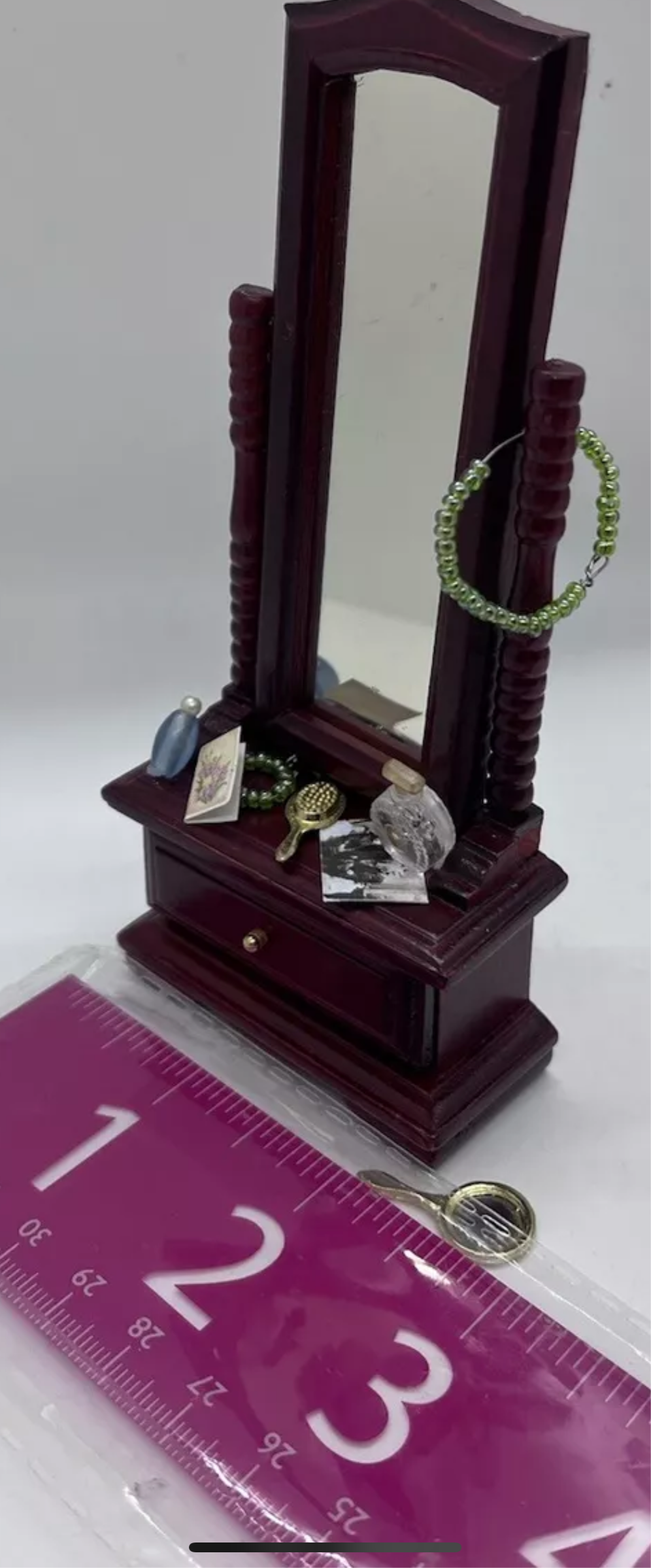 Dolls house floor mirror & accessories