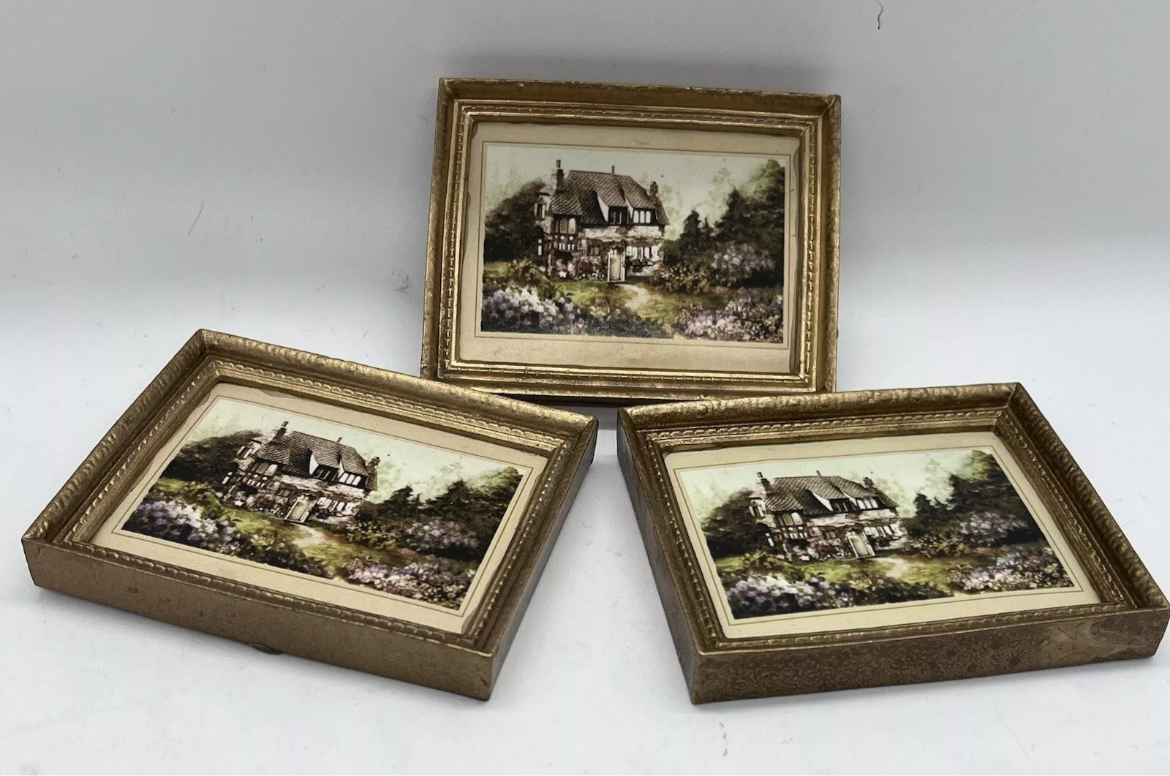 Dolls house print in frame x 1