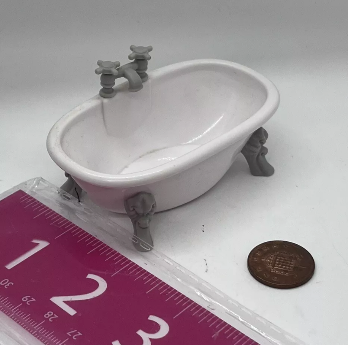 Dolls House 1/16th scale bath plastic
