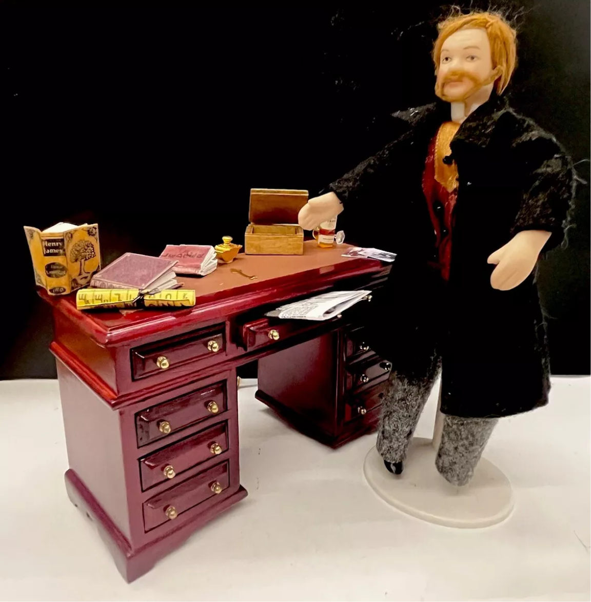 Dolls house desk & all accessories.