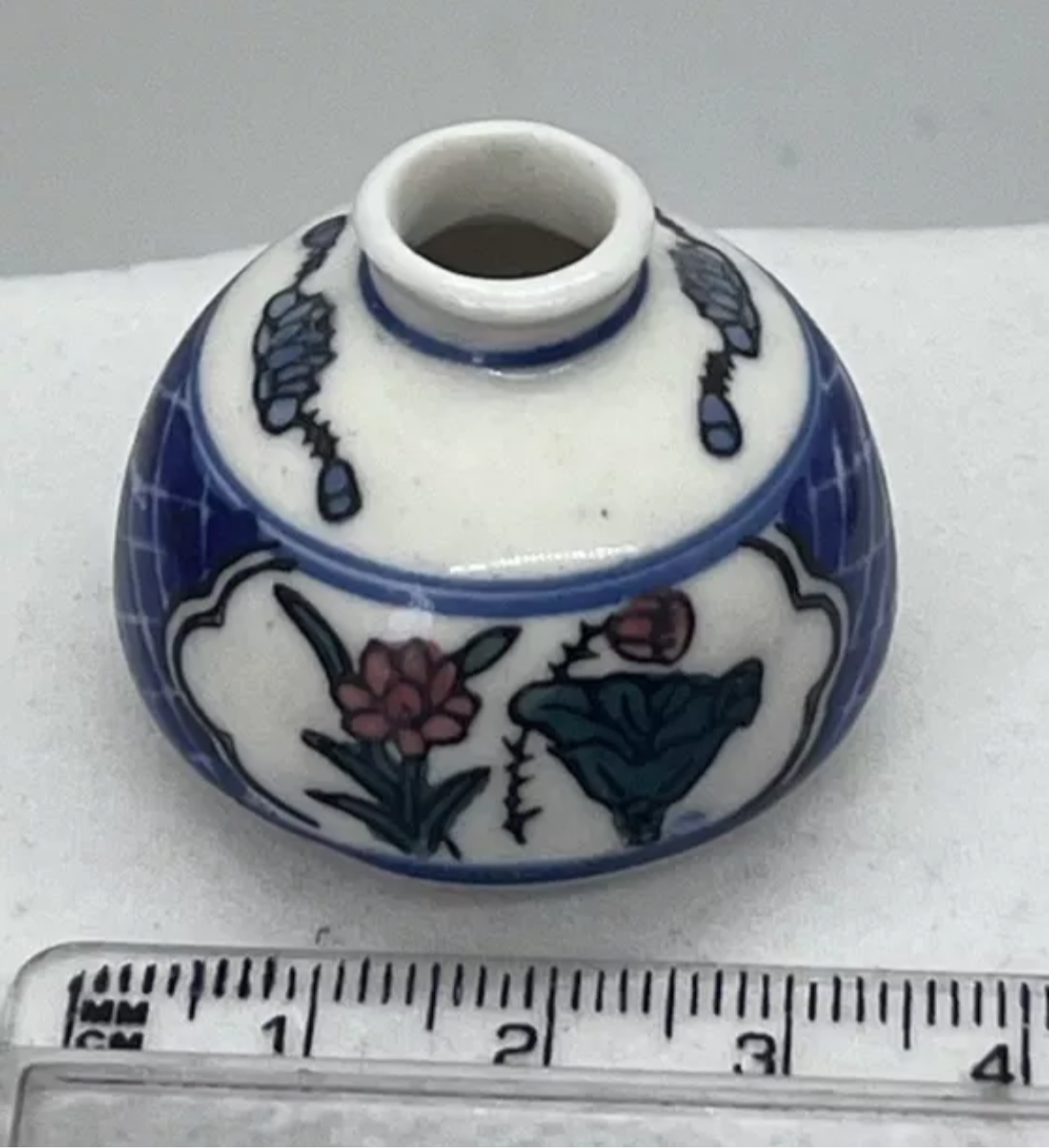 Dolls house vase (wide)