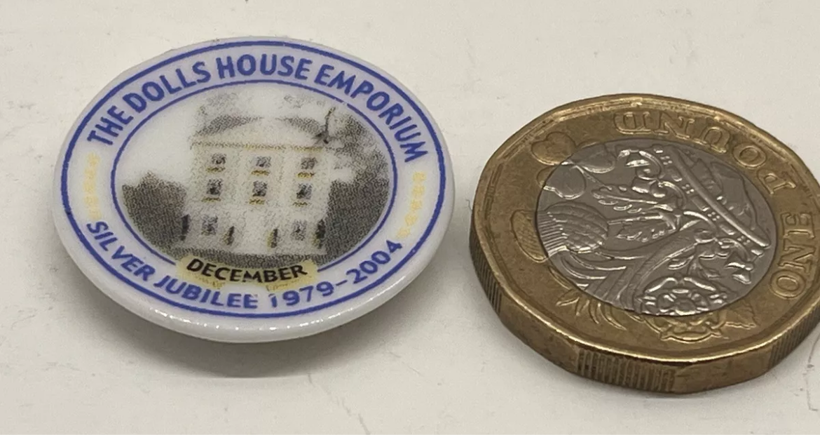 Dolls house emporium collectors plate December