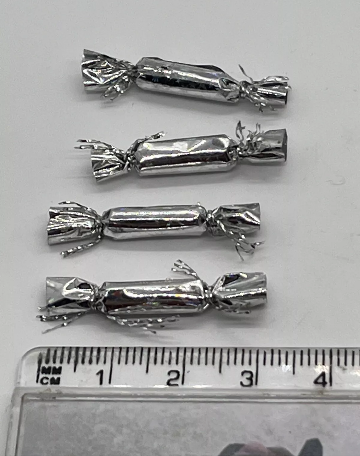 Dolls house Christmas crackers NEW (4)