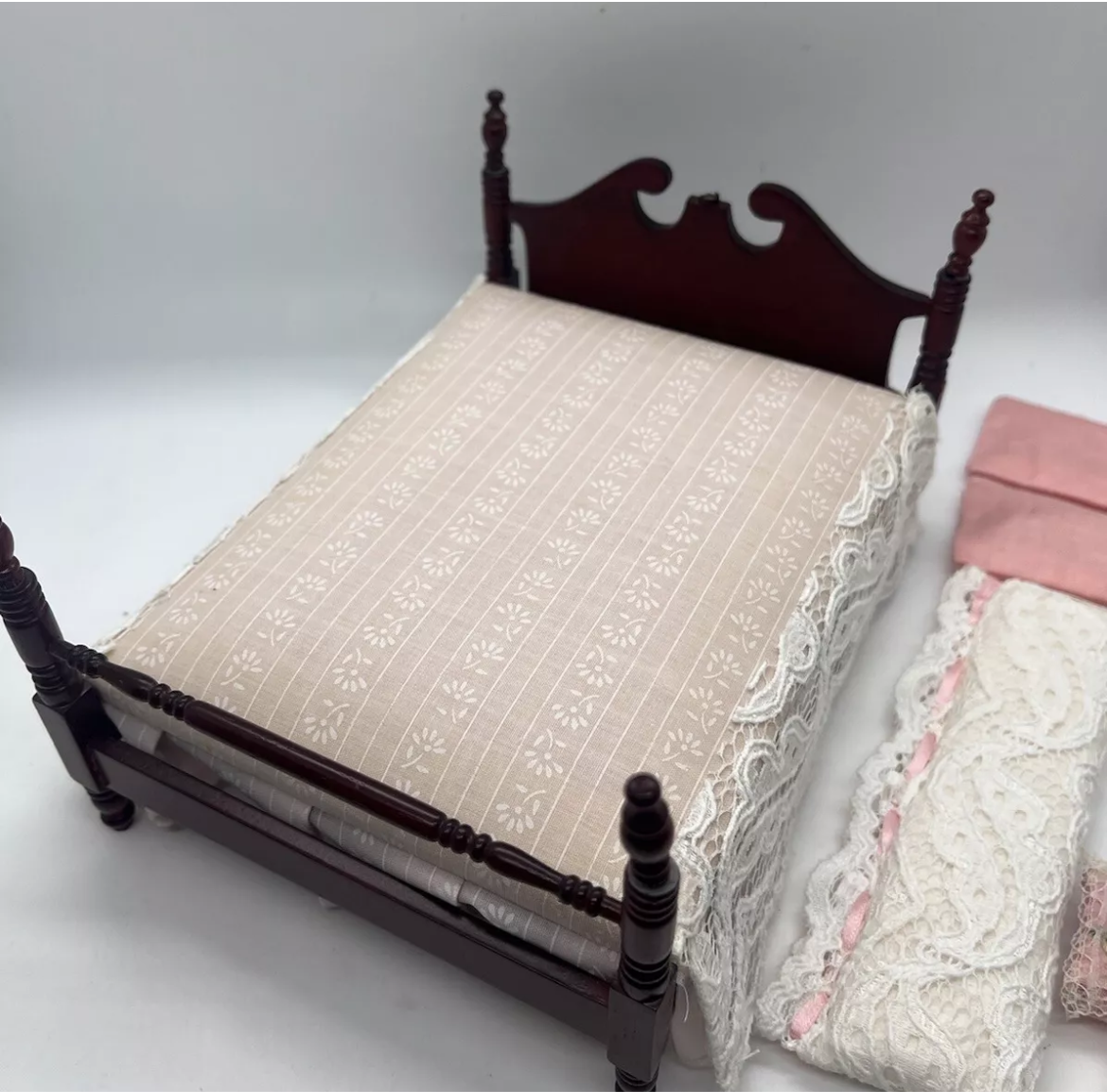 Dolls house double bed and bedding