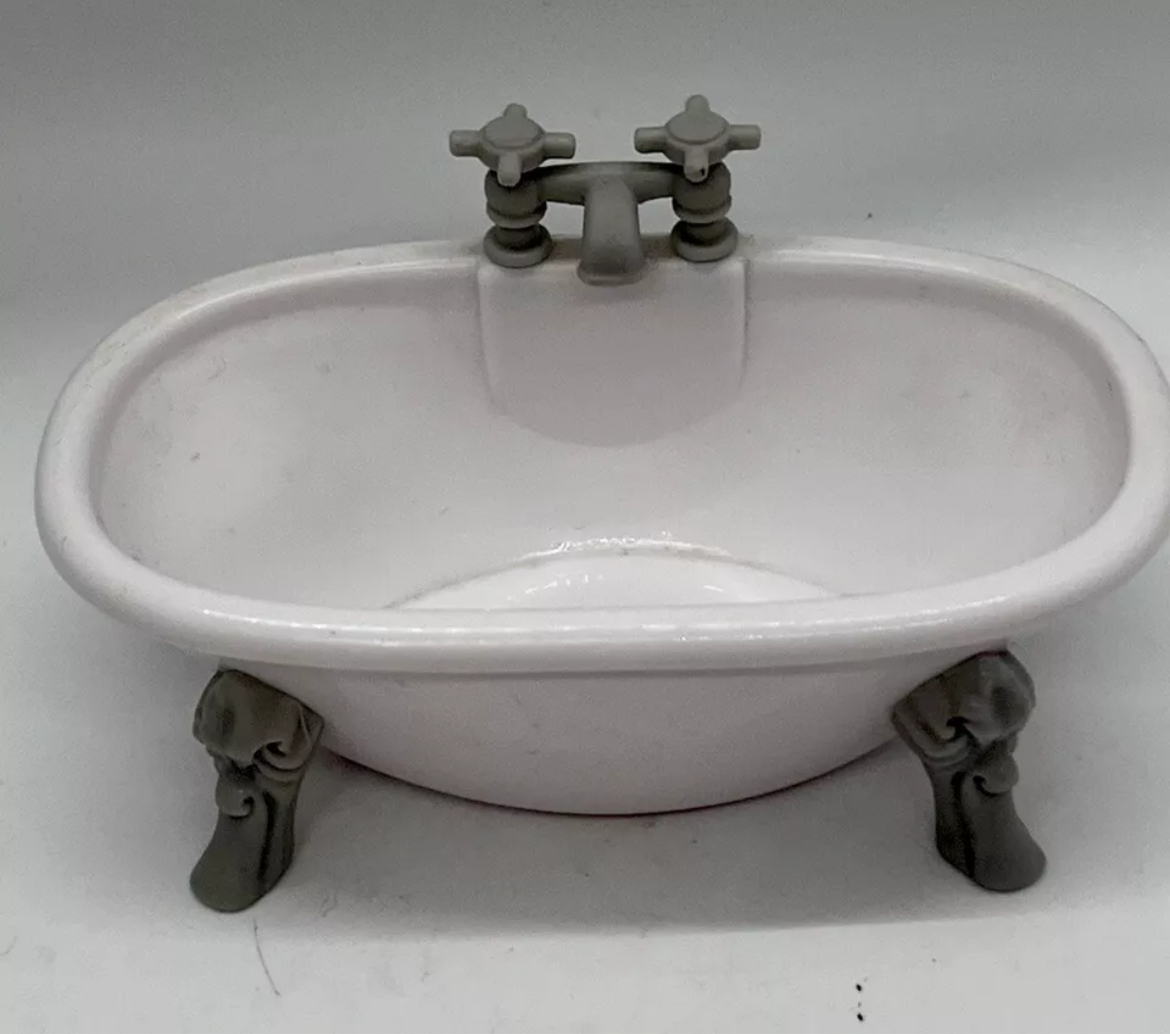 Dolls House 1/16th scale bath plastic
