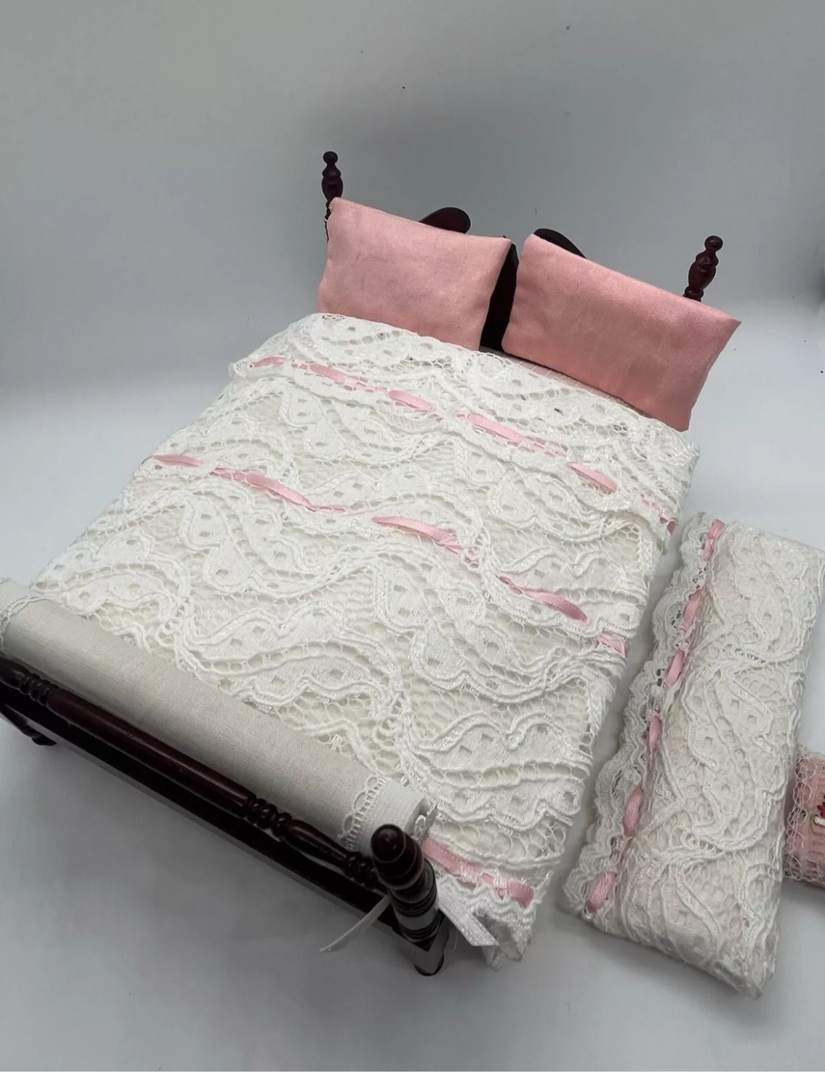 Dolls house double bed and bedding