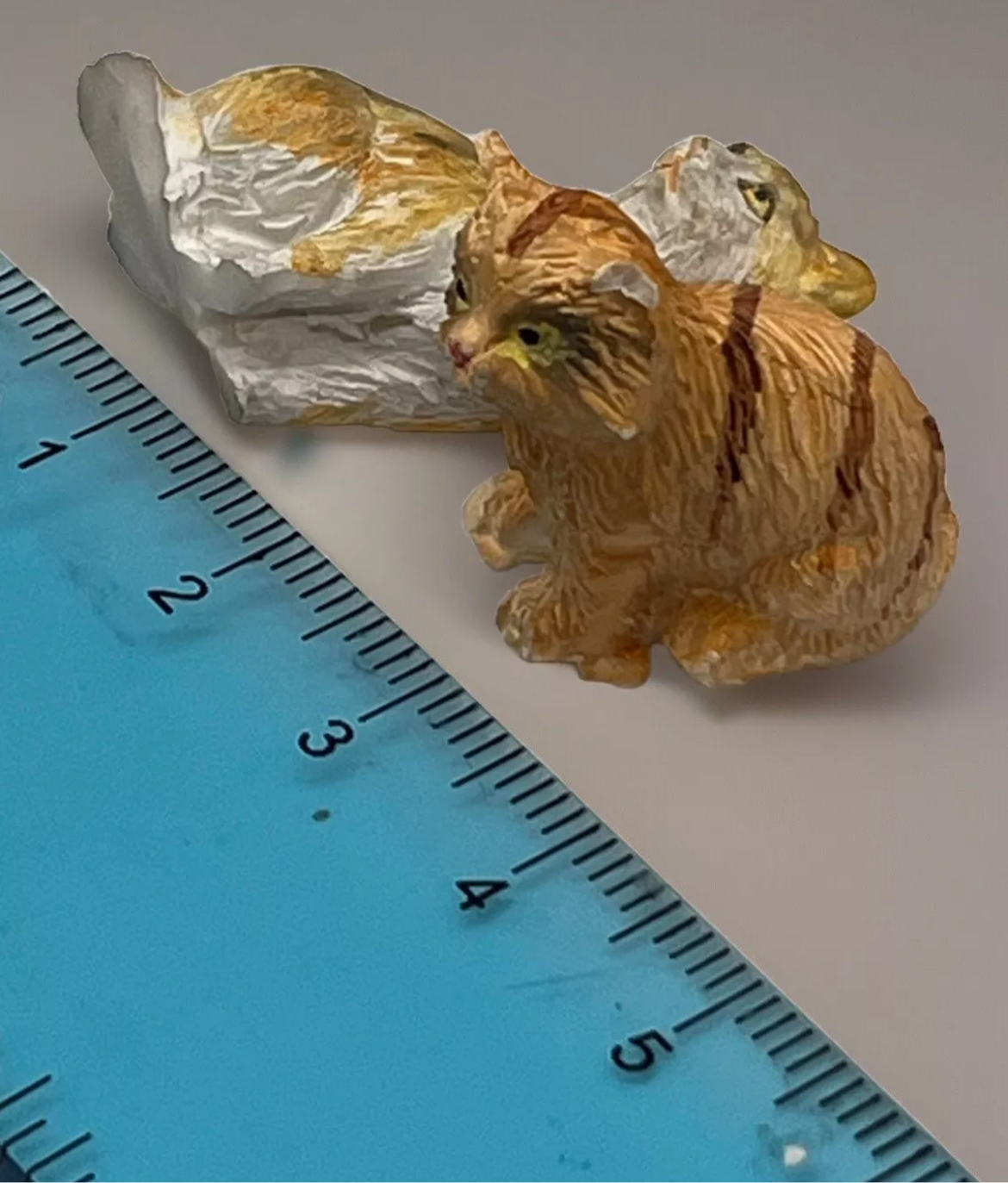 Dolls house cats resin (reduced)