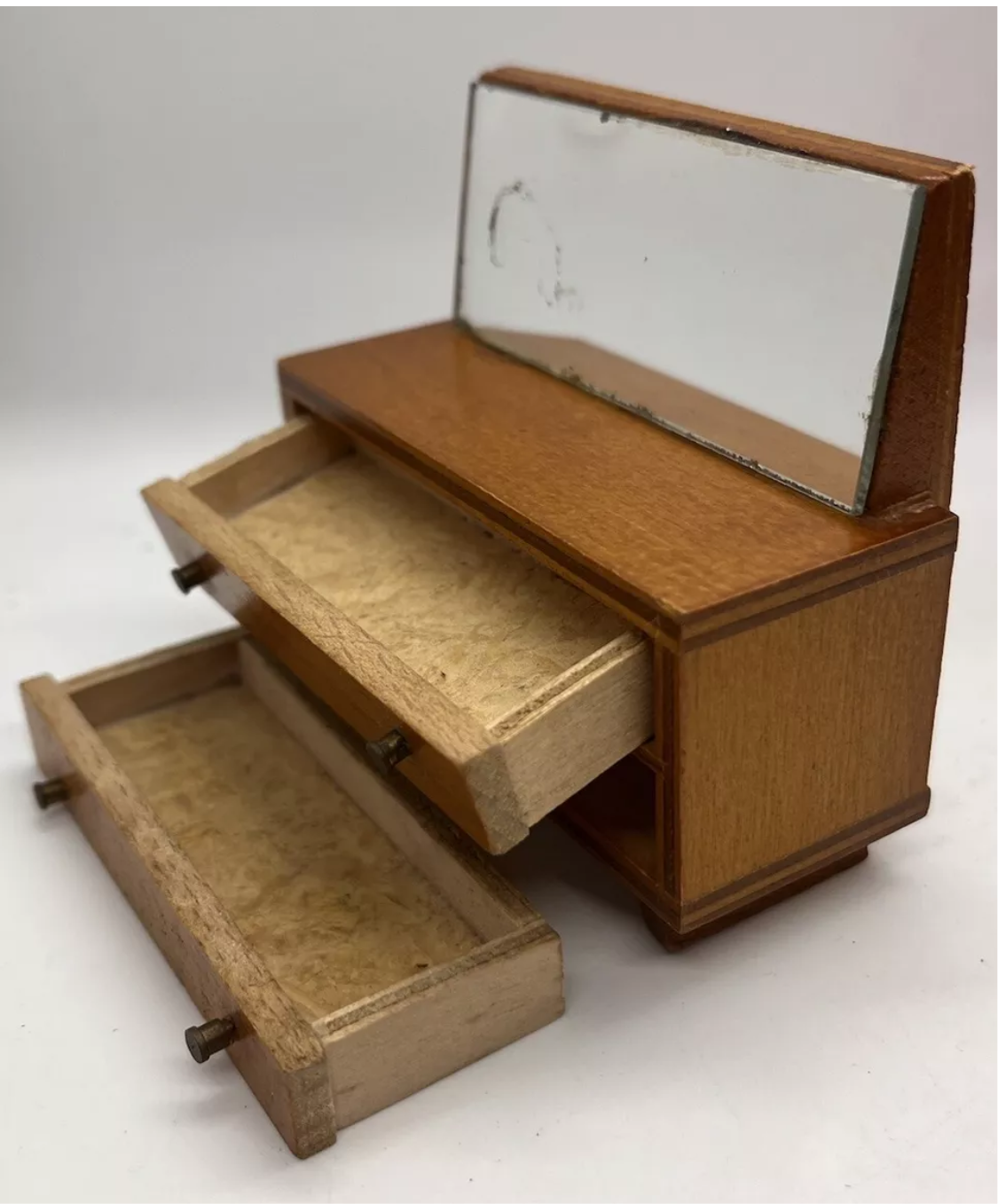 Dolls house 1/16th dressing table with mirror