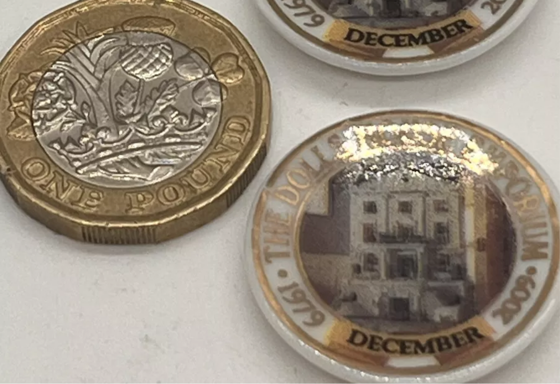 Dolls house emporium collectors plate December