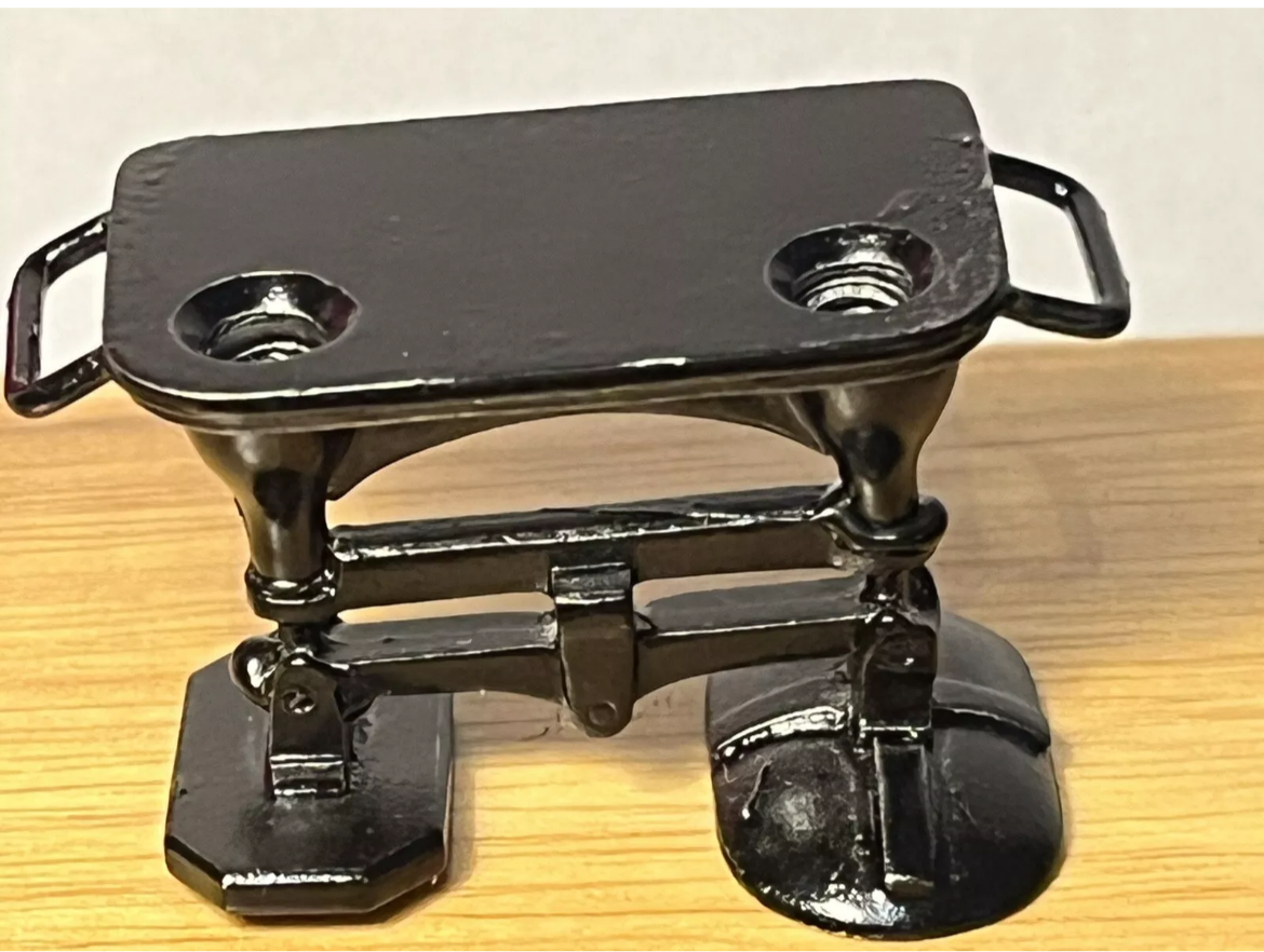 Dolls house Phoenix Miniatures metal weighing scales