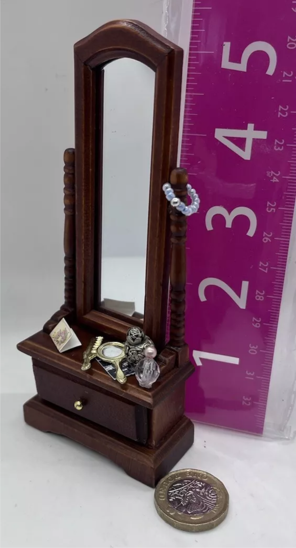 Dolls house floor mirror & accessories