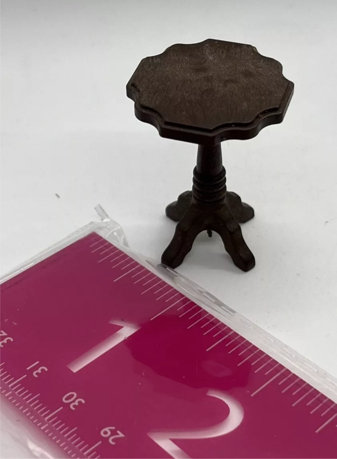 Dolls house 1/16th pedestal table