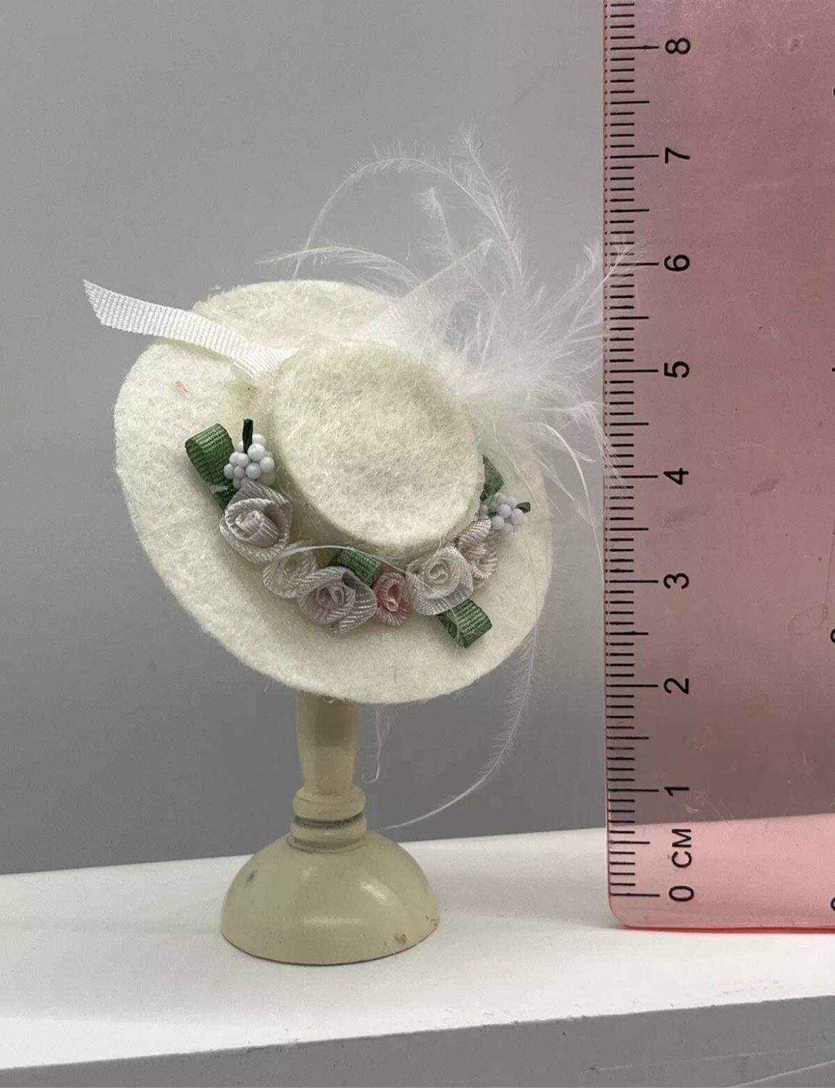 Dolls house hat and stand new