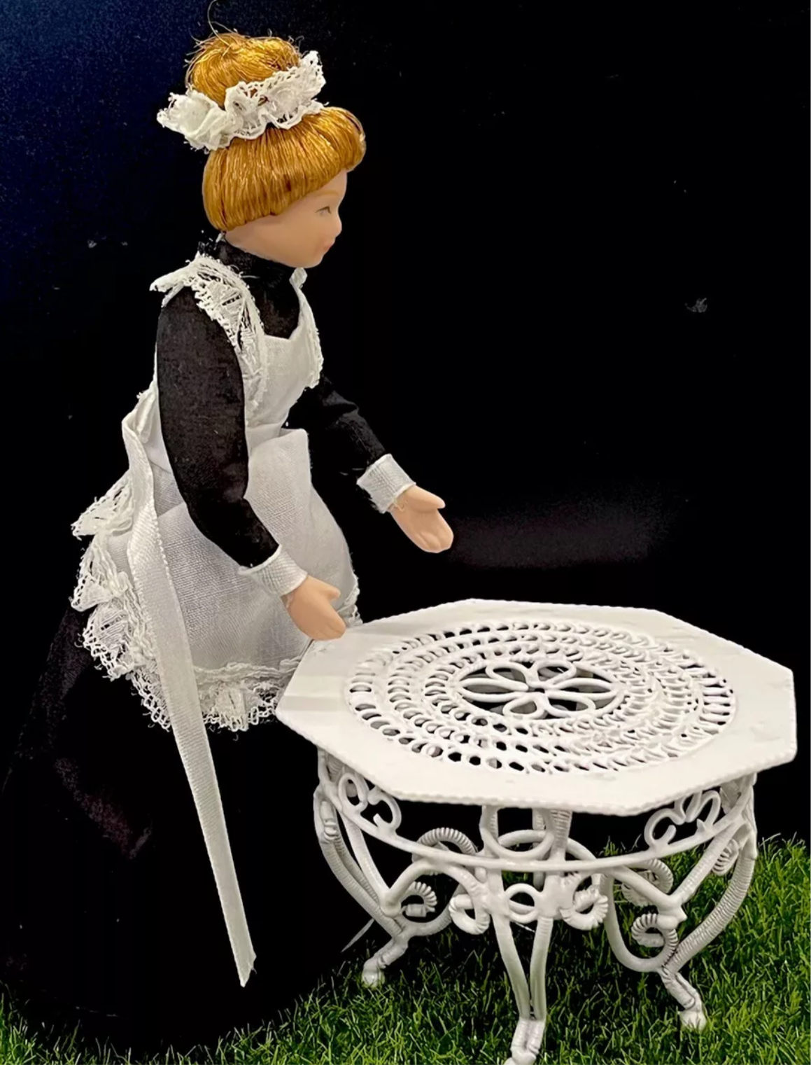 Dolls house furniture garden cheap white wire table  (reduced)