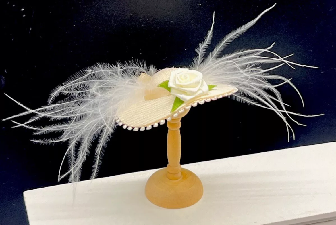 Dolls house hat and stand new