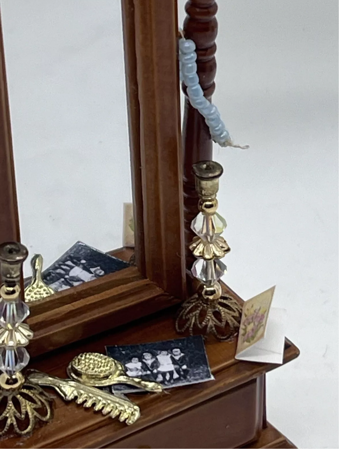 Dolls house floor mirror & accessories
