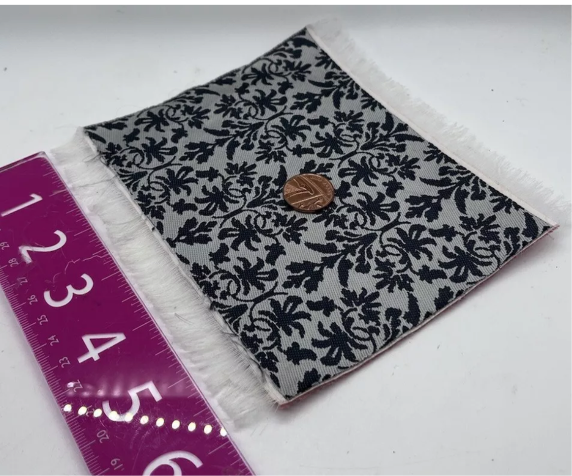 Dolls house rug 6 inch