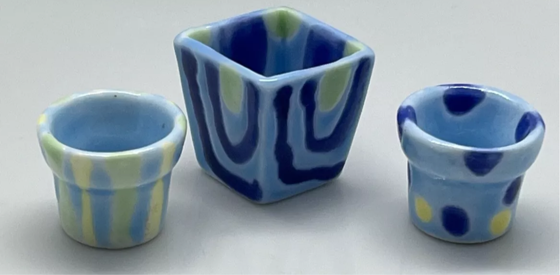 Dolls house ceramic pot set