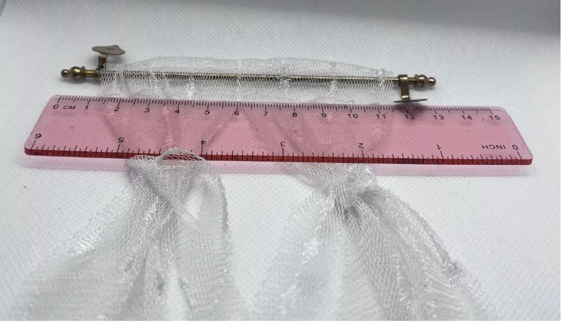 Dolls house 8 curtain poles brackets and screws free nets