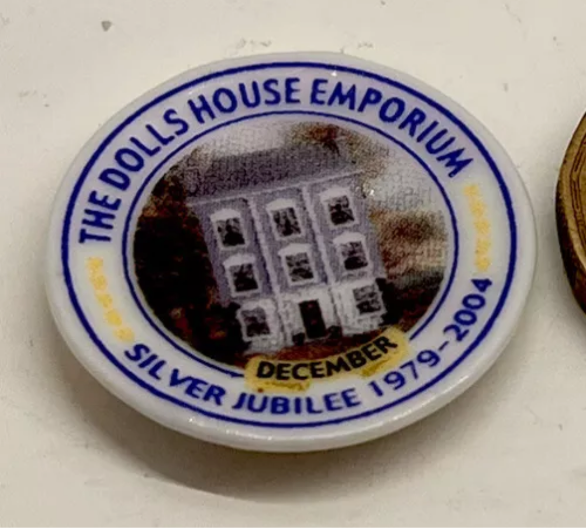 Dolls house emporium collectors plate December