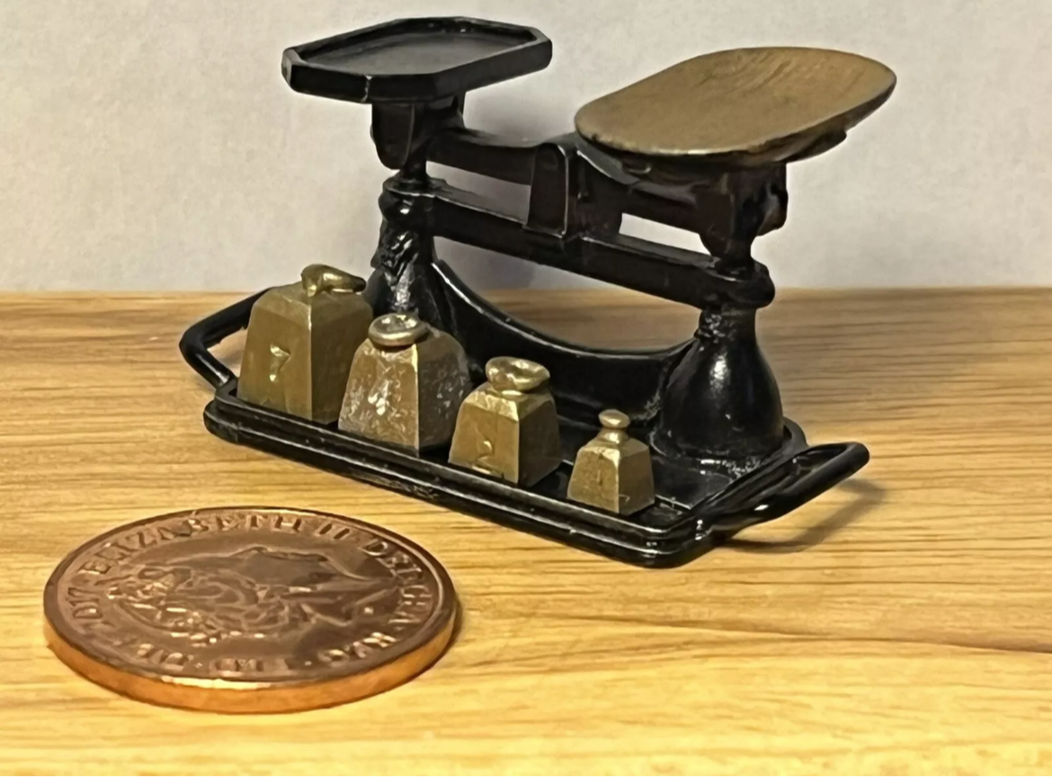 Dolls house Phoenix Miniatures metal weighing scales