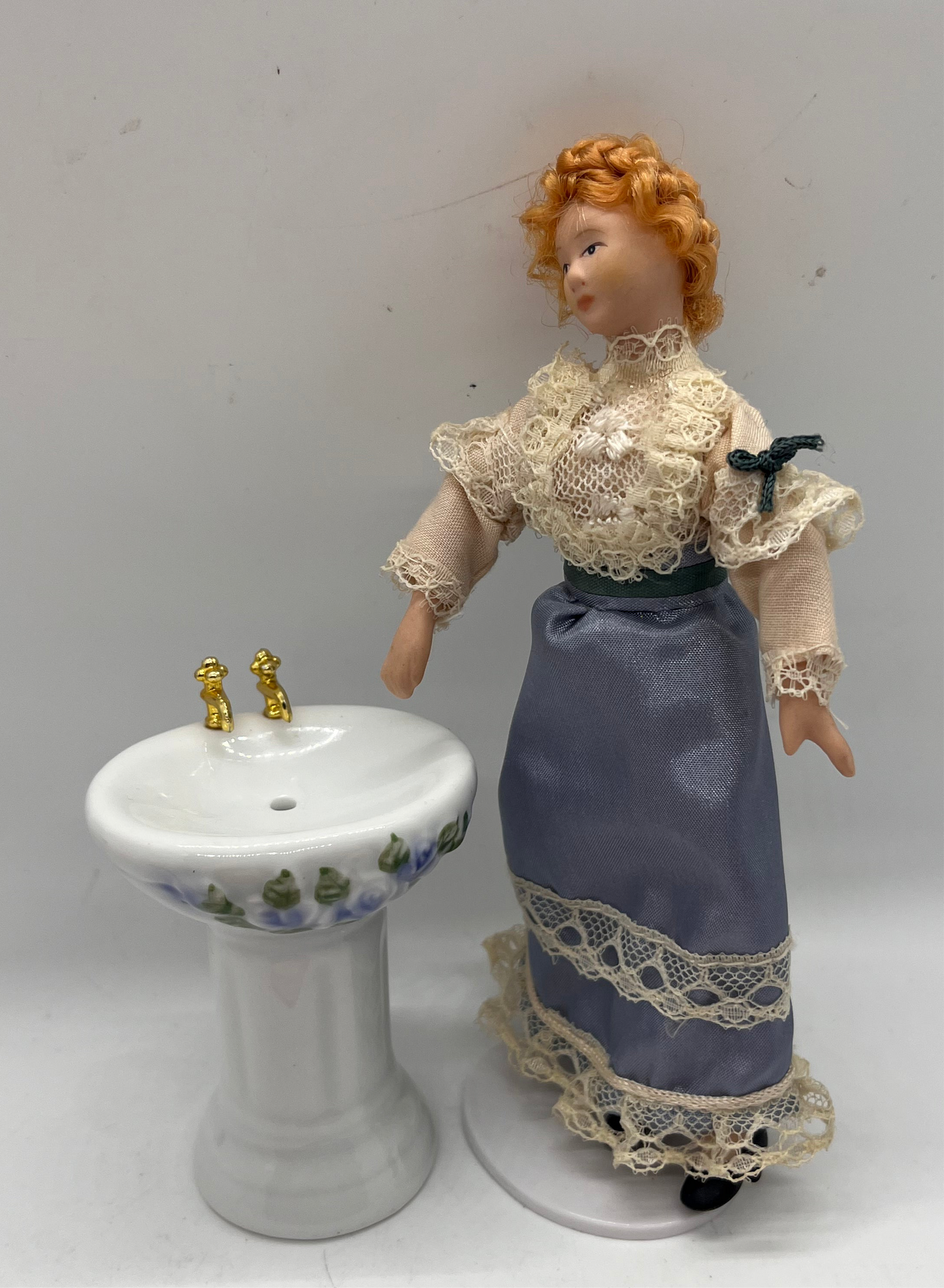Dolls house porcelain sink