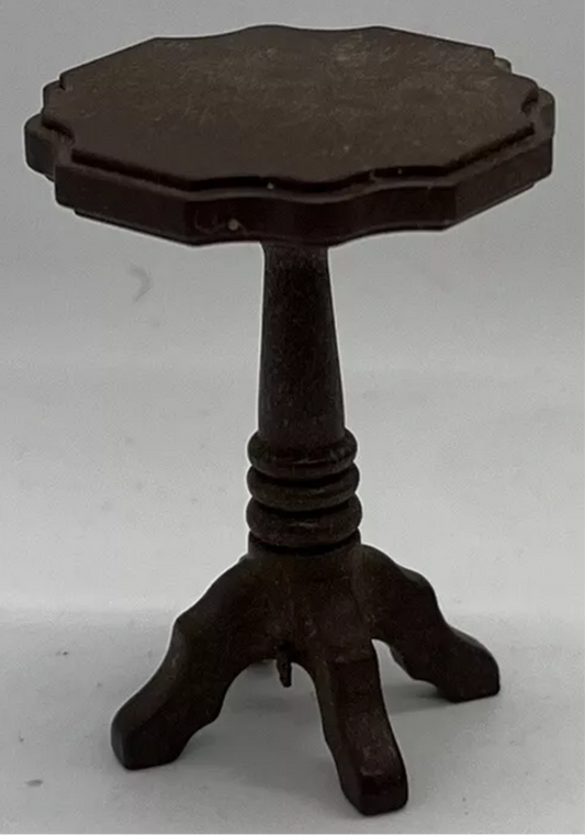 Dolls house furniture 1/16th pedestal table