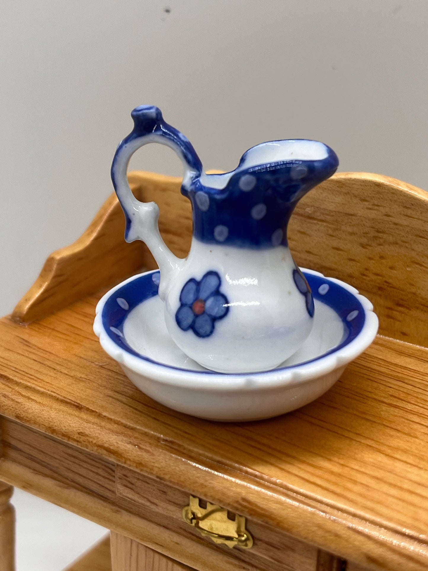 Dolls house washstand with drawer, porcelain jug and washbowl
