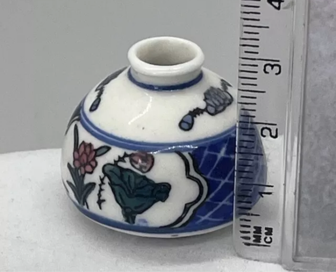 Dolls house vase (wide)