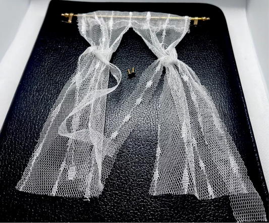 Dolls house 8 curtain poles brackets and screws free nets