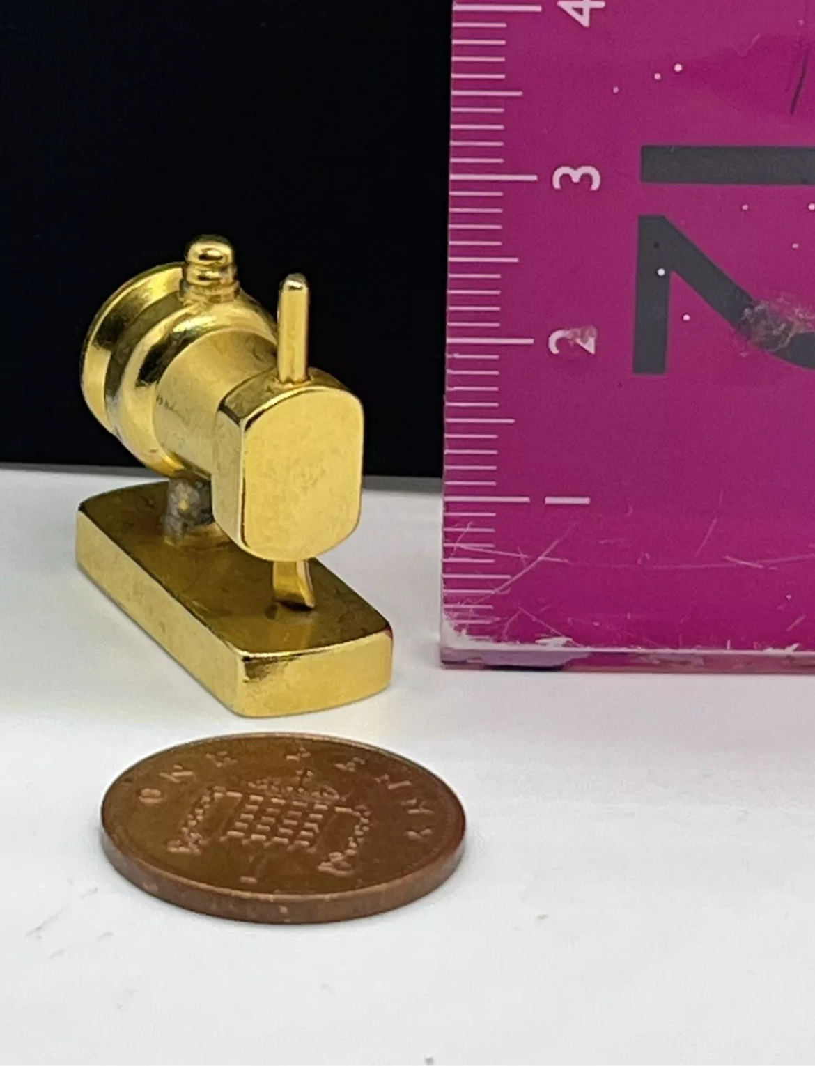 Dolls house sewing machine metal