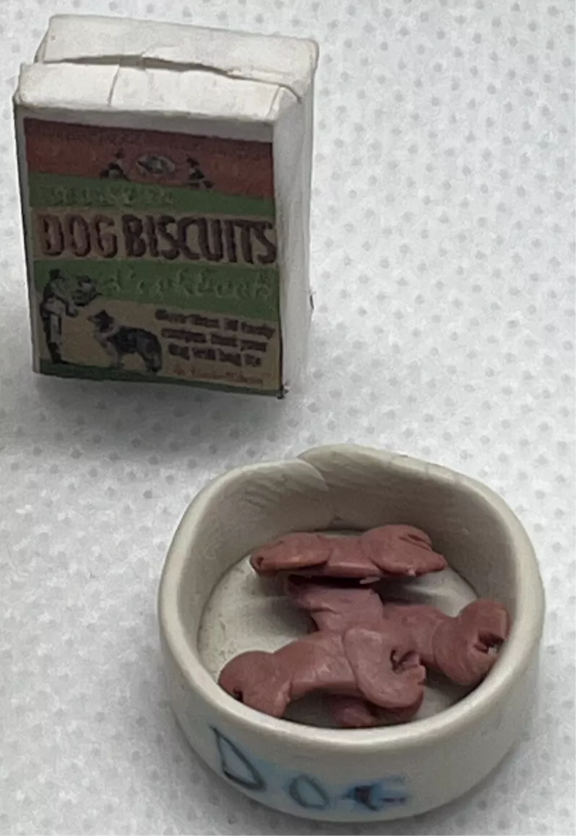 Dolls house resin dog & all accessories