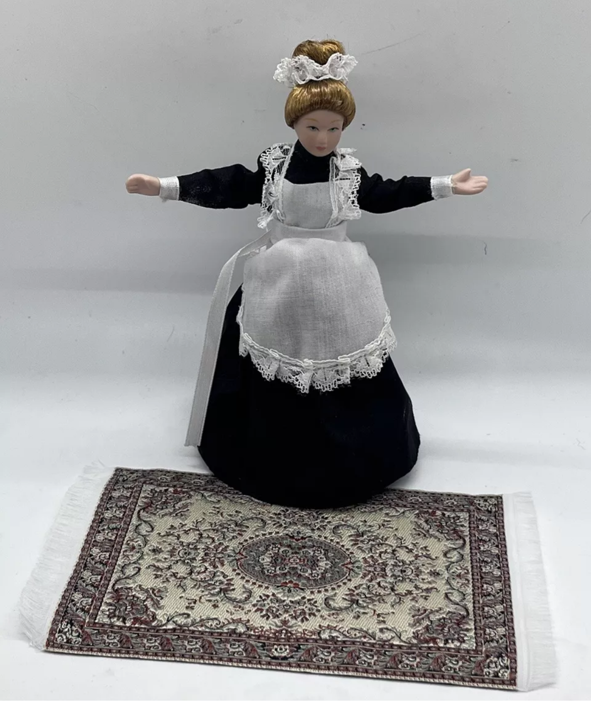 Dolls house rug 6 inch