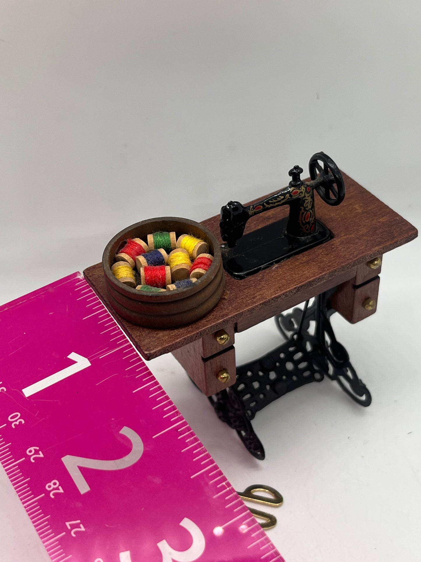 Dolls house sewing machine & accessories