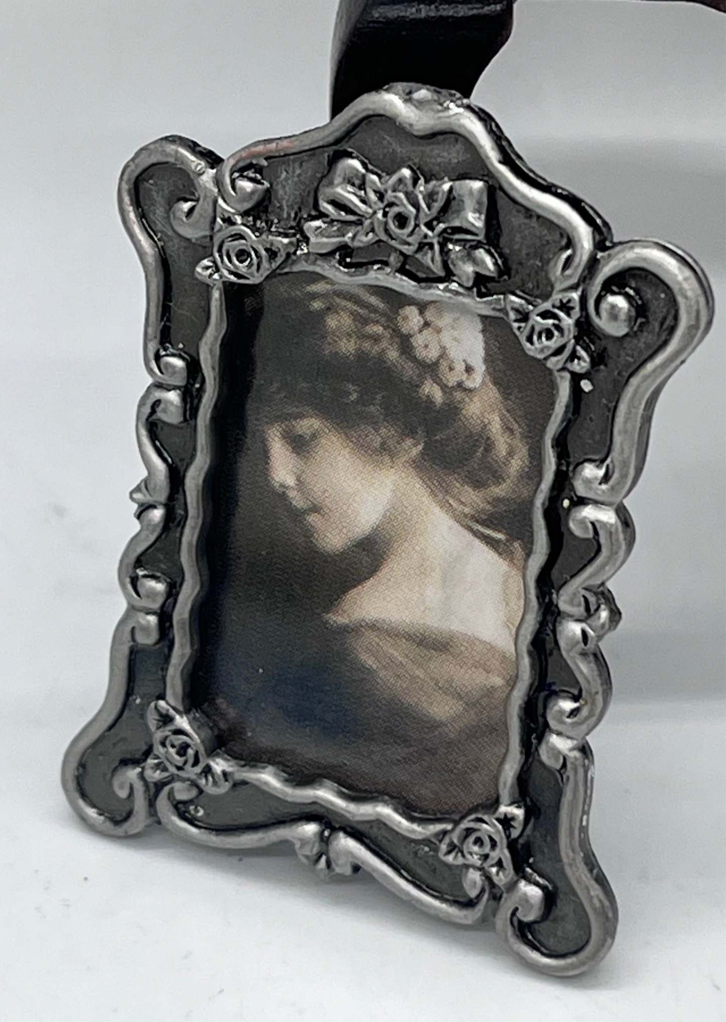 Dolls house Victorian medium print in metal frame